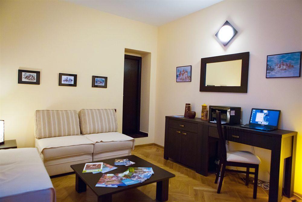 Rami House Central Double Rooms Gasthof Brașov